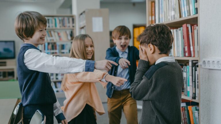 Pentingnya Pola Asuh Positif: Menghindari Perilaku Bullying pada Anak