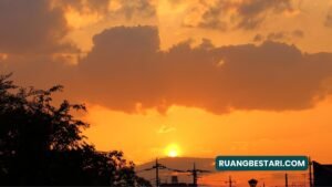 Senja di Sudut Kota