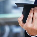 SAJAK YANG BUNTU Puisi: Arifa Husna Amalia