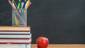 PESONA PELITA SEMESTA Puisi: Efa Latifah