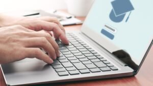 PAPAN TULIS DIGITAL, HATI TETAP MANUAL Puisi: Diana Erma